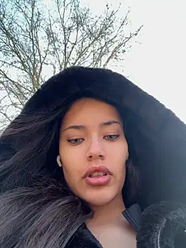 Snapshot of MistressBelleNoire chatting on March 10, 1:00 pm MistressBelleNoire online show from March 10, 1:00 pm