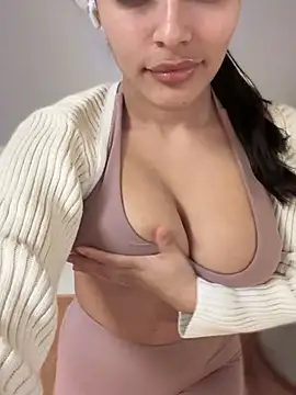 Snapshot of MistressBelleNoire chatting on February 4, 12:40 am MistressBelleNoire online show from February 4, 12:40 am