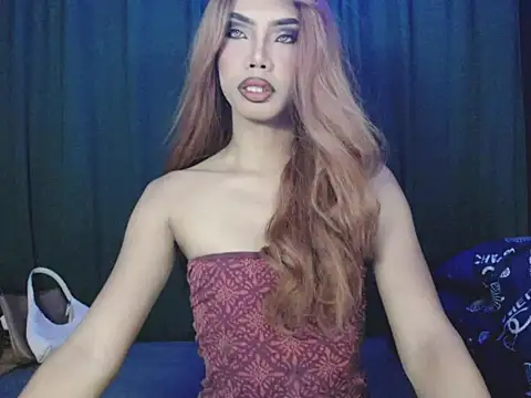 Snapshot of MirabelleNotch chatting on June 19, 2:45 pm MirabelleNotch online show from June 19, 2:45 pm