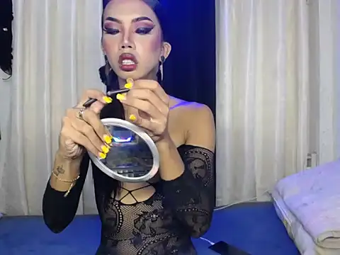 Snapshot of MirabelleNotch chatting on December 1, 12:17 pm MirabelleNotch online show from December 1, 12:17 pm