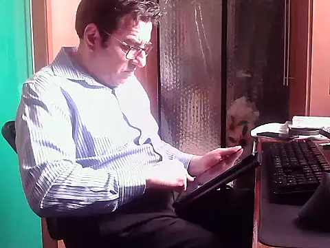 FernandoReuterG online show from October 14, 3:01 pm