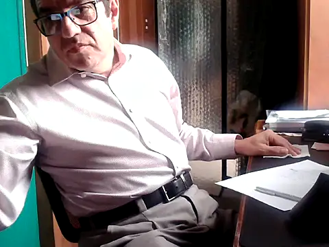 FernandoReuterG online show from October 15, 3:09 pm