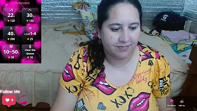 EMILY-NESSA online show from February 14, 9:15 pm