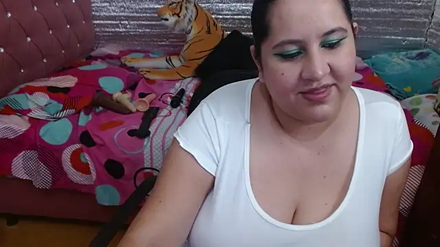 EMILY-NESSA online show from February 25, 3:20 pm