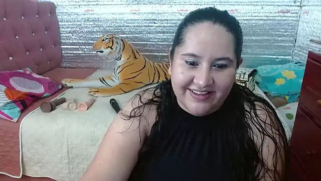 EMILY-NESSA online show from January 25, 8:31 pm