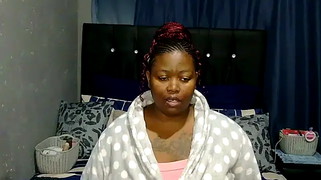 caramelbooty69 online show from May 15, 1:14 am
