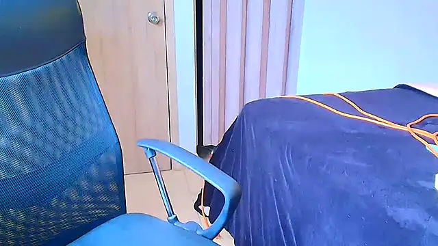 sara2520 online show from March 1, 6:41 pm