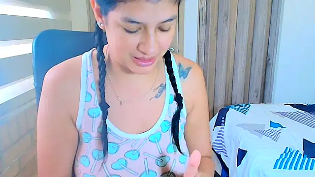 sara2520 online show from March 24, 5:46 pm