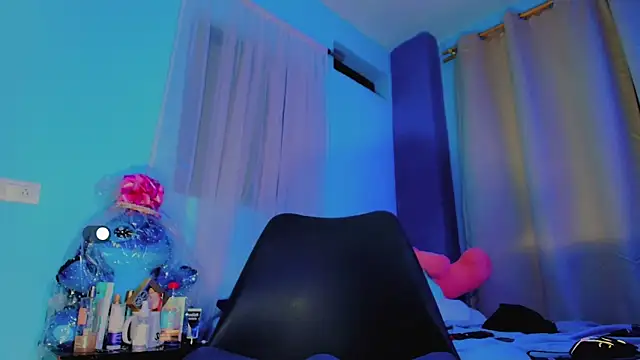 catalinabrawn1 online show from April 17, 9:50 pm