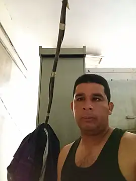 Snapshot of El-reyleon chatting on June 13, 10:19 pm El-reyleon online show from June 13, 10:19 pm