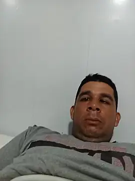 Snapshot of El-reyleon chatting on June 7, 6:02 pm El-reyleon online show from June 7, 6:02 pm