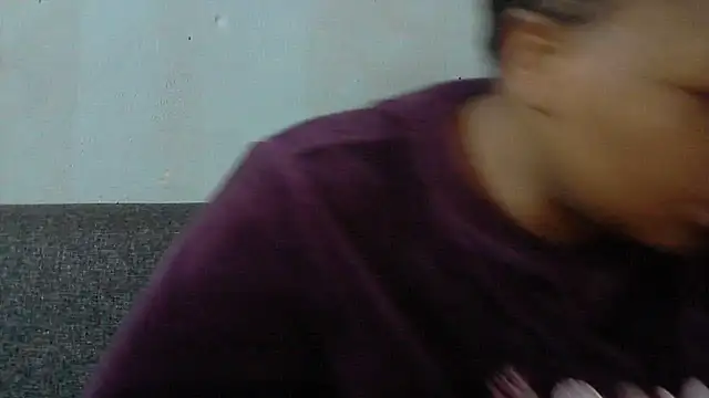 Snapshot of Sexy-queen99xx chatting on November 16, 6:40 am Sexy-queen99xx online show from November 16, 6:40 am