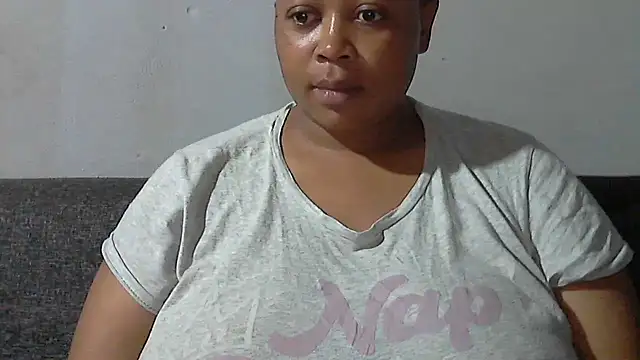 Snapshot of Sexy-queen99xx chatting on November 14, 1:20 am Sexy-queen99xx online show from November 14, 1:20 am