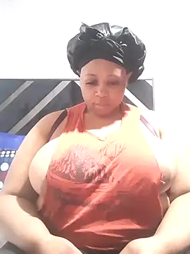 Snapshot of Sexy-queen99xx chatting on September 18, 7:44 am Sexy-queen99xx online show from September 18, 7:44 am