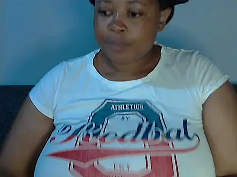 Snapshot of Sexy-queen99xx chatting on November 12, 5:11 am Sexy-queen99xx online show from November 12, 5:11 am