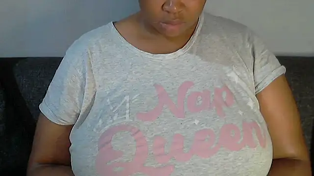 Snapshot of Sexy-queen99xx chatting on October 28, 6:45 am Sexy-queen99xx online show from October 28, 6:45 am