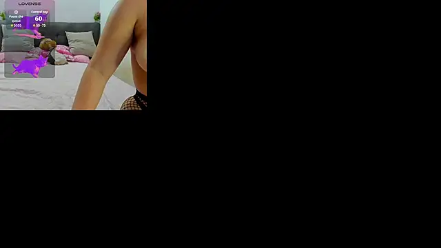 Snapshot of AnnieBellee chatting on May 7, 8:34 pm AnnieBellee online show from May 7, 8:34 pm