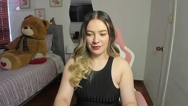 Snapshot of samysweet_8 chatting on July 1, 1:33 pm samysweet 8 online show from July 1, 1:33 pm