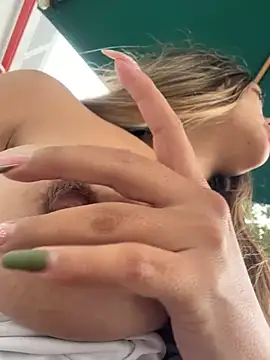 Snapshot of alana_69 chatting on February 14, 6:29 pm alana 69 online show from February 14, 6:29 pm