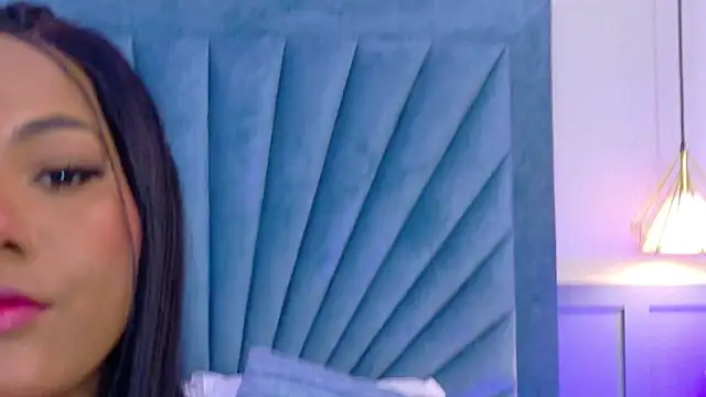 Snapshot of Sara_Boom chatting on January 28, 1:39 am Sara Boom online show from January 28, 1:39 am