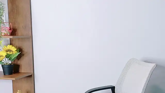 Sara Boom online show from April 13, 8:02 pm