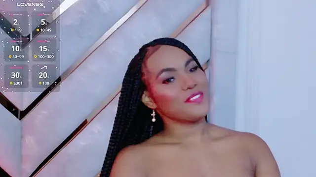 Snapshot of Sara_Boom chatting on June 18, 8:14 pm Sara Boom online show from June 18, 8:14 pm