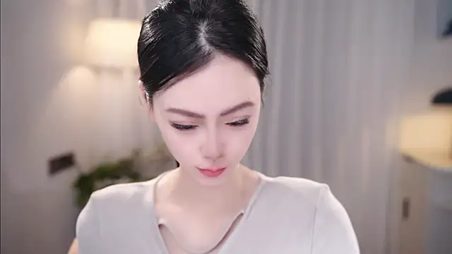 Ocean--Lili online show from November 15, 2:10 pm