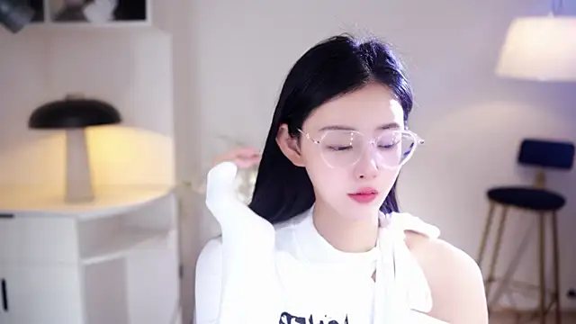 Ocean--Lili online show from January 11, 2:13 pm