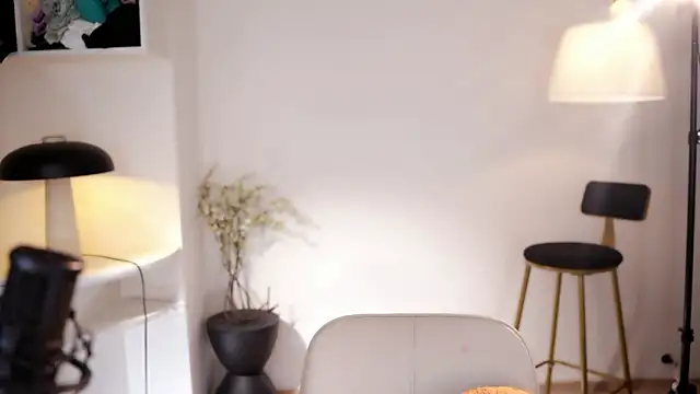 Ocean--Lili online show from February 25, 2:06 pm