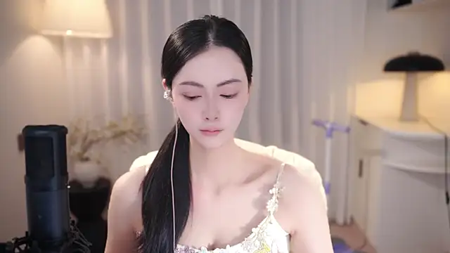 Ocean--Lili online show from October 4, 2:18 pm