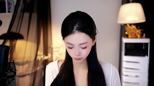 Ocean--Lili online show from April 25, 2:14 pm