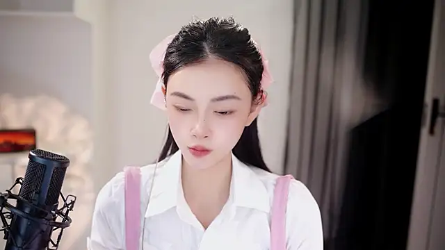 Snapshot of Ocean--Lili chatting on June 24, 2:15 pm Ocean--Lili online show from June 24, 2:15 pm