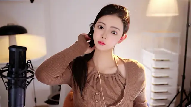 Ocean--Lili online show from March 7, 2:11 pm