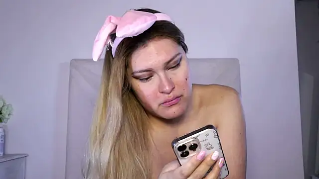 Snapshot of Angelas_dream chatting on November 18, 7:06 pm Angelas dream online show from November 18, 7:06 pm