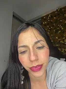 Snapshot of Flor69eva chatting on October 16, 5:49 am Flor69eva online show from October 16, 5:49 am