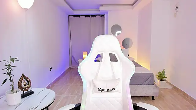 Snapshot of carleee_winter chatting on January 15, 12:03 am carleee winter online show from January 15, 12:03 am