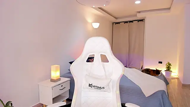 carleee winter online show from December 20, 2:03 am