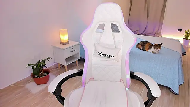 carleee winter online show from November 23, 12:42 am