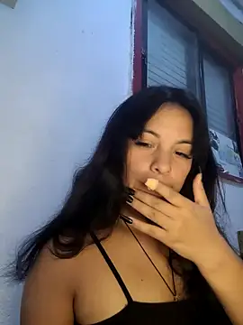 Snapshot of ZaraHoney chatting on February 23, 6:28 am ZaraHoney online show from February 23, 6:28 am