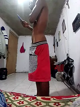 Snapshot of FinnedShopping chatting on February 11, 9:14 pm FinnedShopping online show from February 11, 9:14 pm