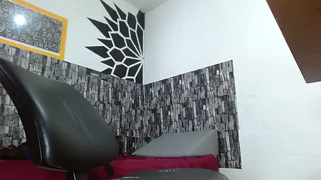 stripnolimits online show from March 18, 9:15 pm