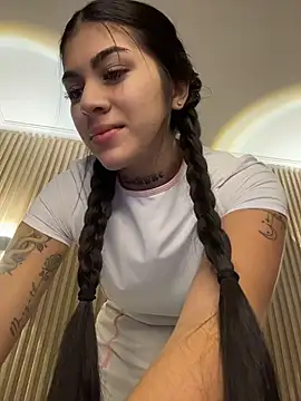 Sarasanders 4 online show from November 11, 3:23 am