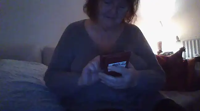 sheerazade online show from December 1, 9:42 pm