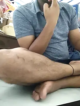 thebrownboi01 online show from October 23, 6:23 am