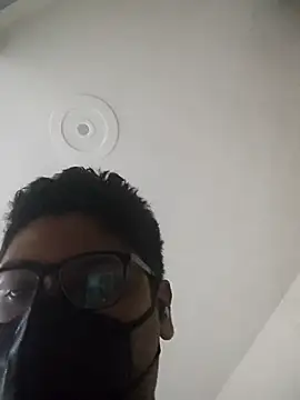 thebrownboi01 online show from February 12, 1:05 am