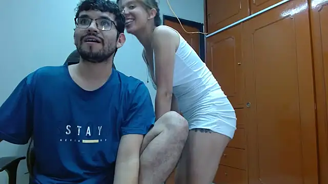 Snapshot of Isaandysex2428 chatting on February 18, 1:10 am Isaandysex2428 online show from February 18, 1:10 am