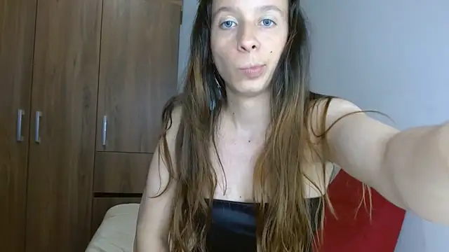 Snapshot of Isaandysex2428 chatting on June 20, 1:21 am Isaandysex2428 online show from June 20, 1:21 am