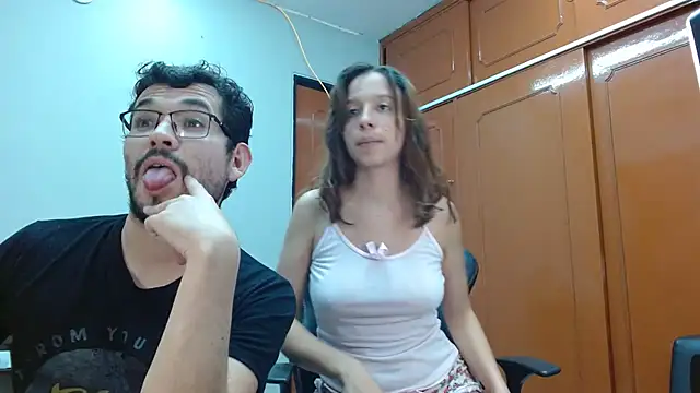 Snapshot of Isaandysex2428 chatting on February 21, 1:33 am Isaandysex2428 online show from February 21, 1:33 am