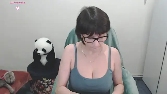 Ammillia online show from December 2, 12:58 am