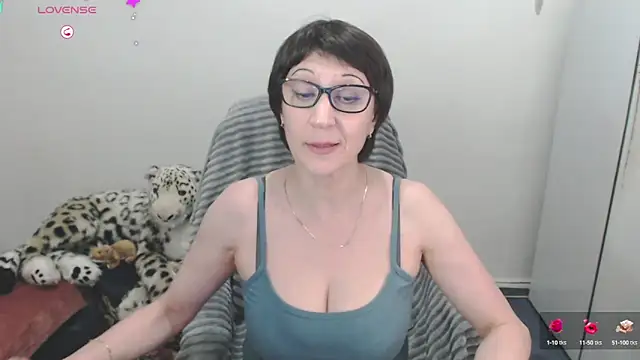 Ammillia online show from February 5, 10:55 pm